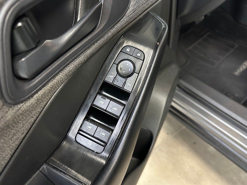 Used 2023 Nissan Rogue S FWD image 8