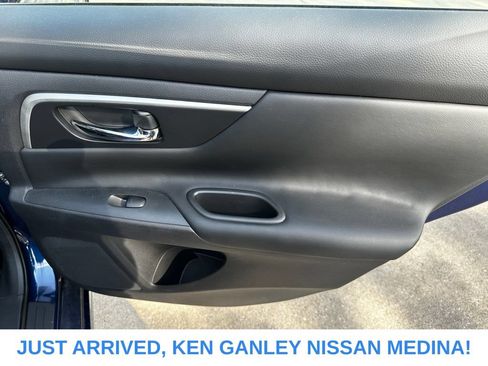 Used 2017 Nissan Altima 2.5 SR FWD image 19
