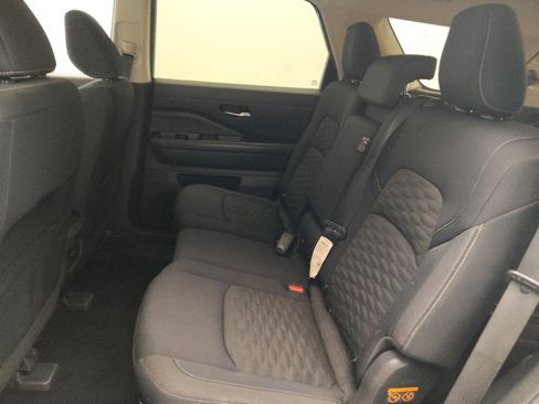 Used 2022 Nissan Pathfinder SV FWD image 18