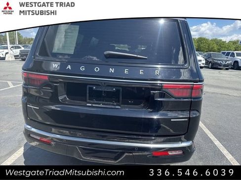Used 2023 Jeep Wagoneer L Series II AWD/4WD image 9