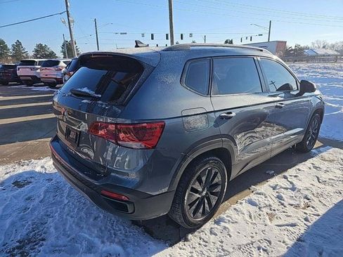 Used 2022 Volkswagen Taos S image 2