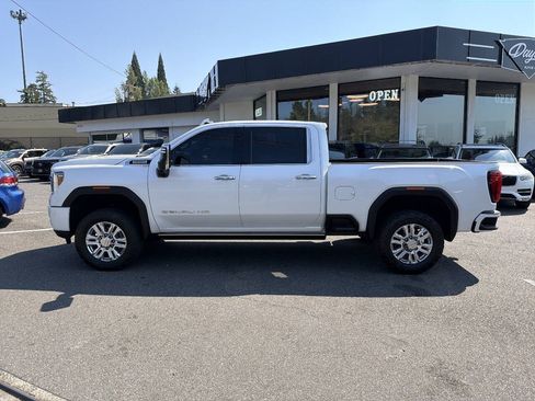 Used 2021 GMC Sierra 3500 Denali w/ Denali Ultimate Package AWD/4WD image 2
