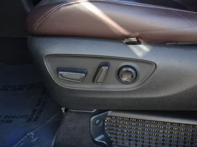 Used 2024 Toyota Sienna Platinum FWD image 16