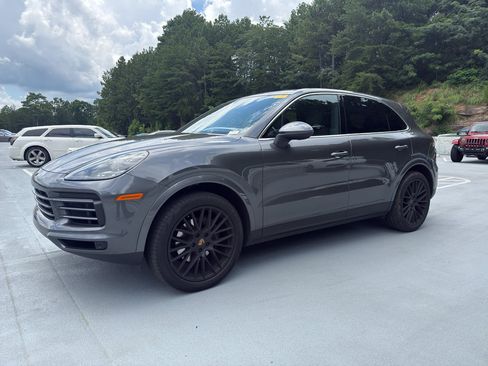 Used 2020 Porsche Cayenne AWD/4WD image 1