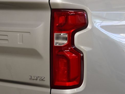 Used 2019 Chevrolet Silverado 1500 LTZ w/ LTZ Premium Package AWD/4WD image 22