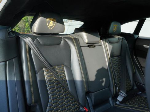 Used 2020 Lamborghini Urus AWD/4WD image 62