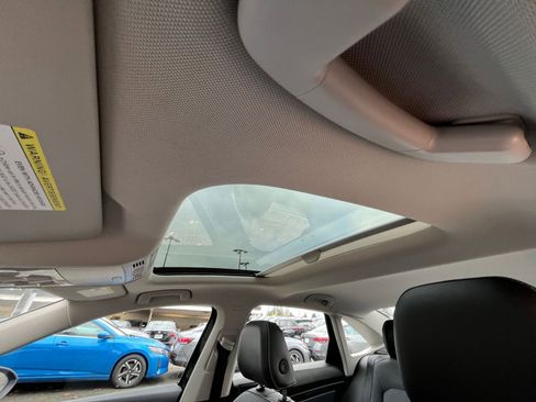 Used 2025 Volkswagen Jetta SE image 29