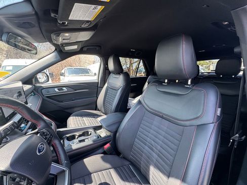 Used 2025 Ford Explorer ST-Line image 23