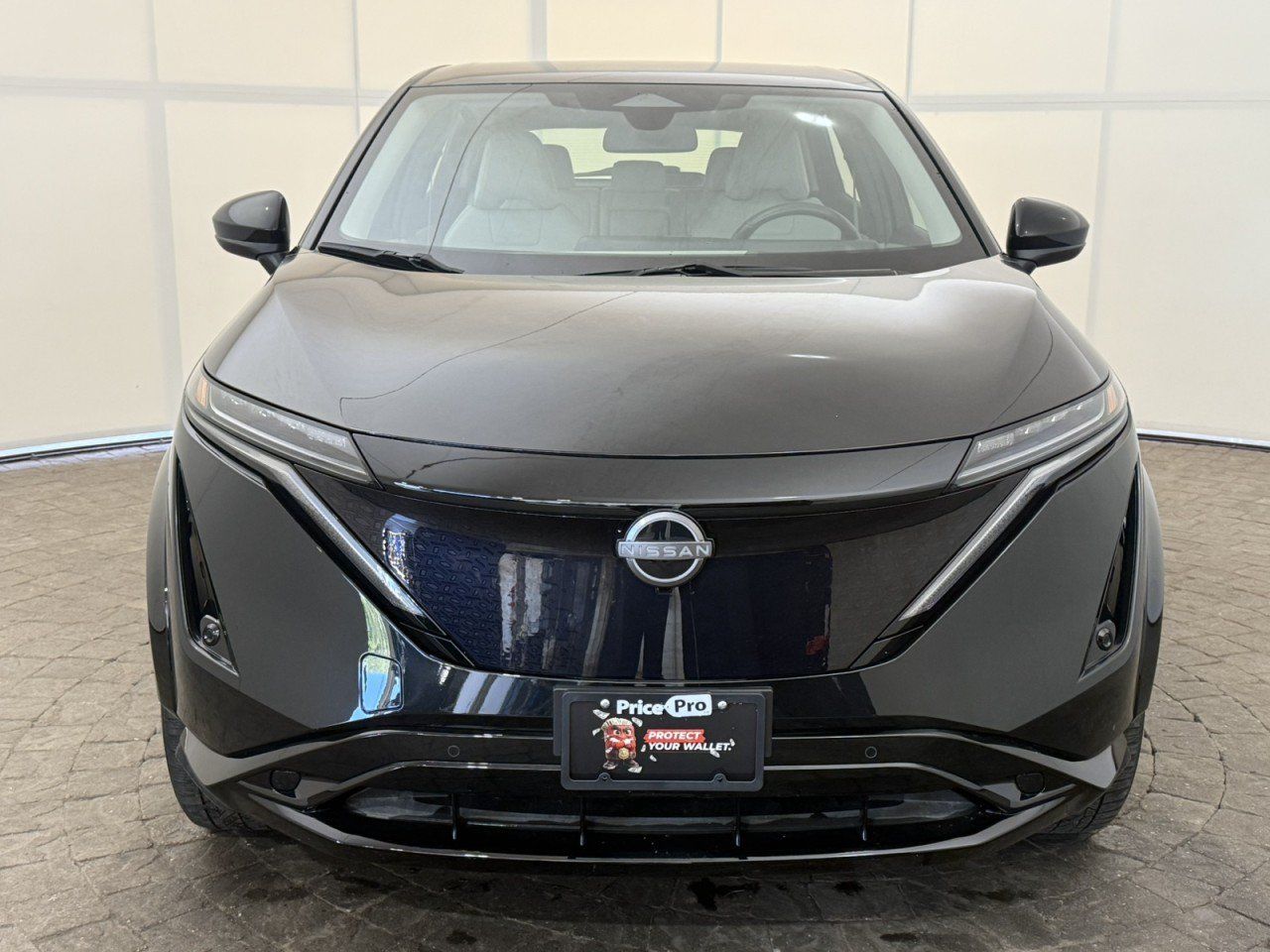 Used 2024 Nissan Ariya AWD image 2