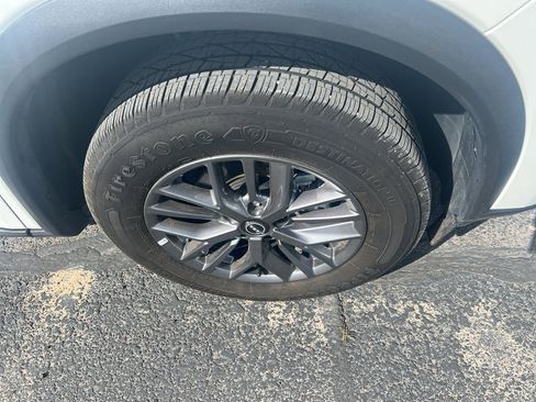 Used 2024 Nissan Rogue S image 2