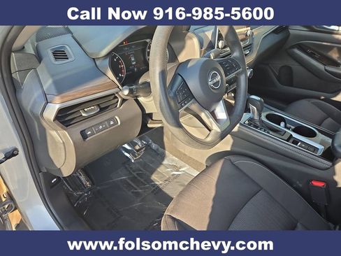 Used 2023 Nissan Altima 2.5 SV image 12