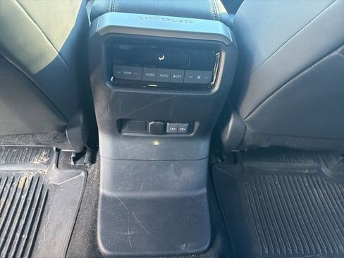 Used 2025 Toyota Land Cruiser image 12