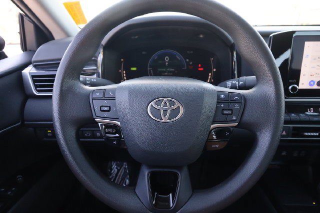 Used 2025 Toyota Camry LE FWD image 10