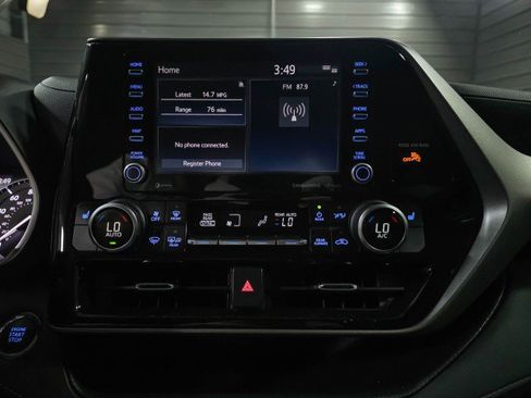 Used 2022 Toyota Highlander XLE image 26
