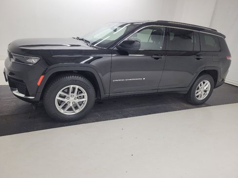 Used 2021 Jeep Grand Cherokee L Laredo w/ Luxury Tech Group I AWD/4WD image 2