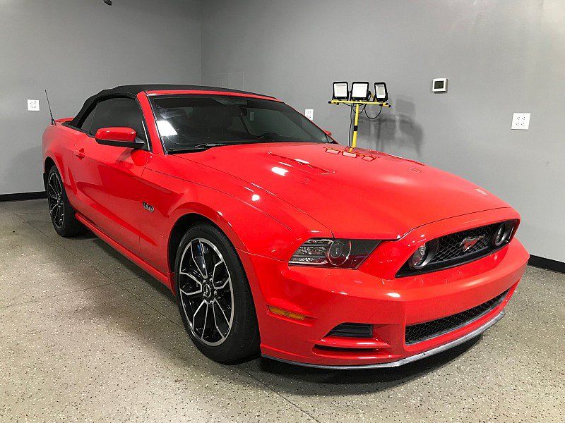 Used 2013 Ford Mustang GT Premium RWD image 2