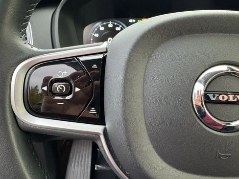 Used 2022 Volvo XC90 T8 Inscription Expression w/ Advanced Package image 34