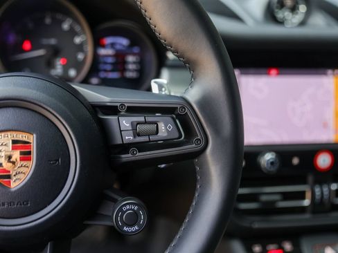 Certified 2026 Porsche Macan AWD/4WD image 20