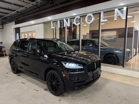 Used 2023 Lincoln Aviator Reserve w/ Jet Package AWD/4WD image 5