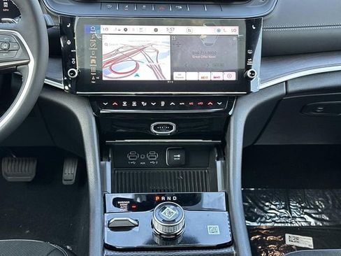 New 2026 Jeep Grand Cherokee L 4WD image 14