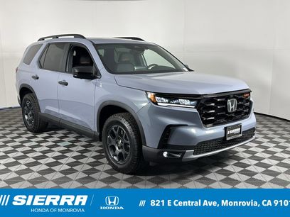 New 2025 Honda Pilot TrailSport