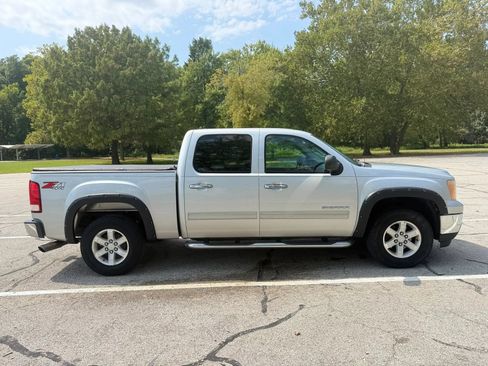 Used 2011 GMC Sierra 1500 SLE w/ Power Tech Package AWD/4WD image 4