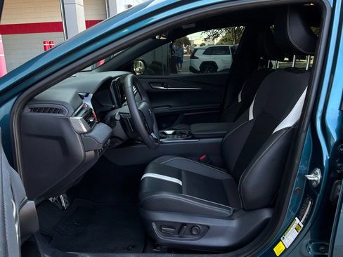 Used 2025 Toyota Camry SE w/ Convenience Package FWD image 10
