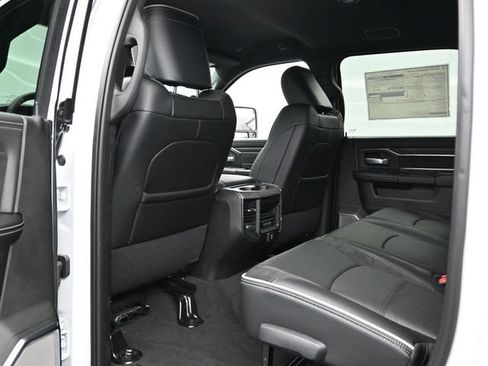 New 2026 RAM 2500 Laramie AWD/4WD image 21