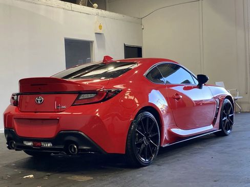 Used 2022 Toyota GR86 Premium image 4