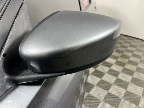 Used 2018 Nissan Kicks SV image 12