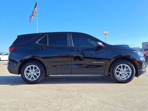 Used 2024 Chevrolet Equinox LS w/ LS Convenience Package image 4