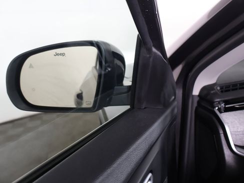 Used 2022 Jeep Compass Latitude image 32