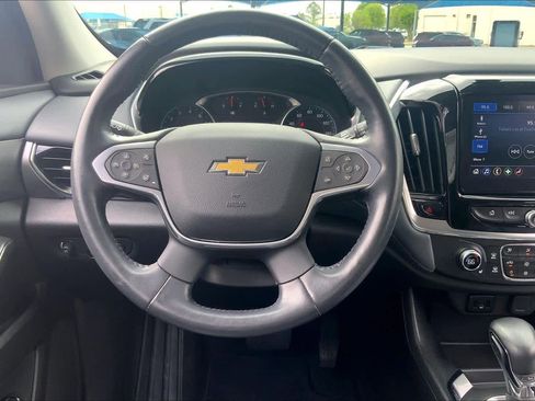 Used 2021 Chevrolet Traverse LT image 6