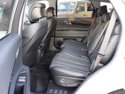 Used 2025 Genesis GV80 2.5T Standard AWD/4WD image 12