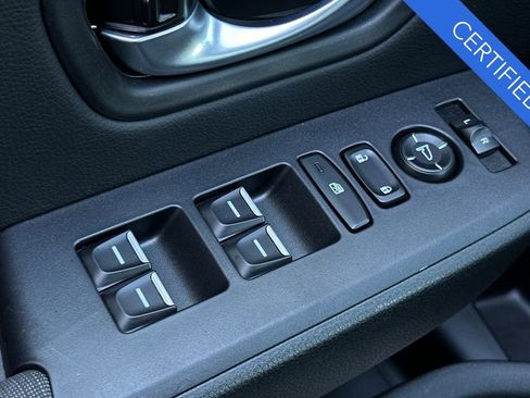 Certified 2025 Honda Pilot Sport image 12