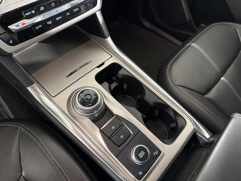 Used 2023 Ford Explorer XLT w/ Equipment Group 202A image 25