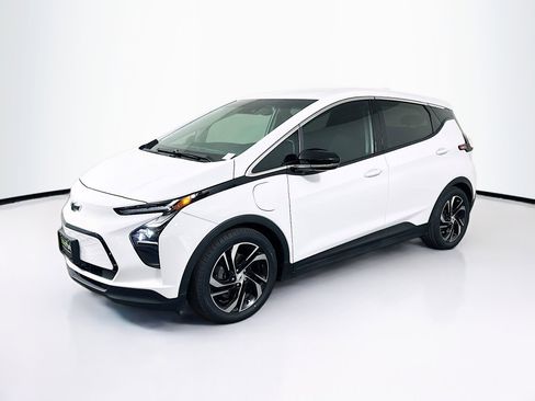 Used 2023 Chevrolet Bolt LT image 3