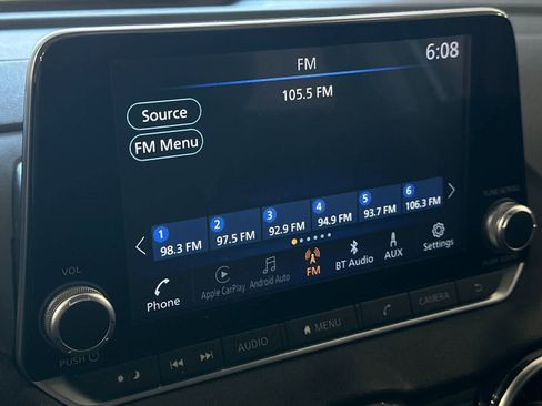 Used 2022 Nissan Sentra SV FWD image 18