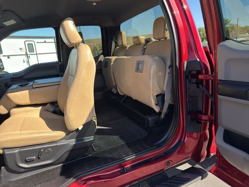 Used 2018 Ford F150 XLT w/ Equipment Group 302A Luxury AWD/4WD image 17