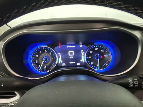 Used 2021 Chrysler Pacifica Touring-L FWD image 20
