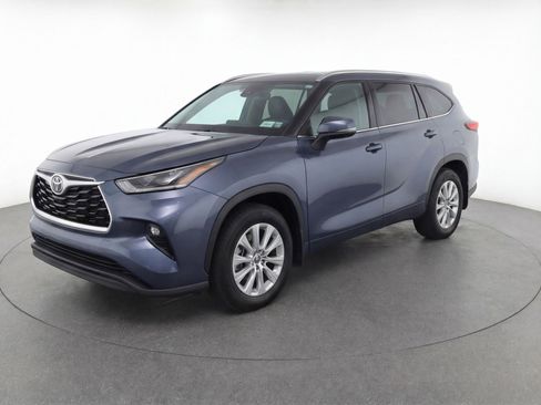 Used 2024 Toyota Grand Highlander FWD image 3