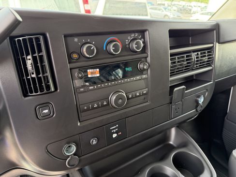 New 2026 Chevrolet Express 3500 Extended RWD image 17