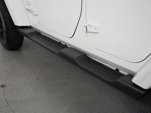 Used 2015 Jeep Wrangler Unlimited Sahara w/ Connectivity Group image 57