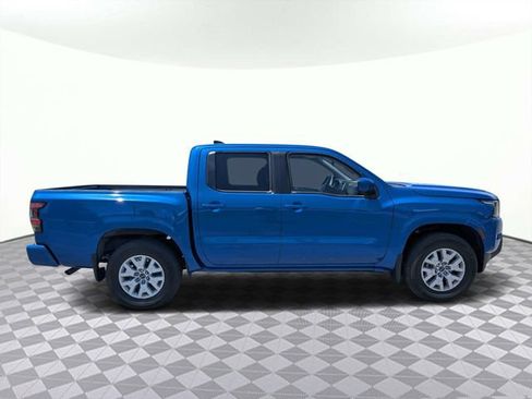 Used 2024 Nissan Frontier SV w/ SV Convenience Package AWD/4WD image 2