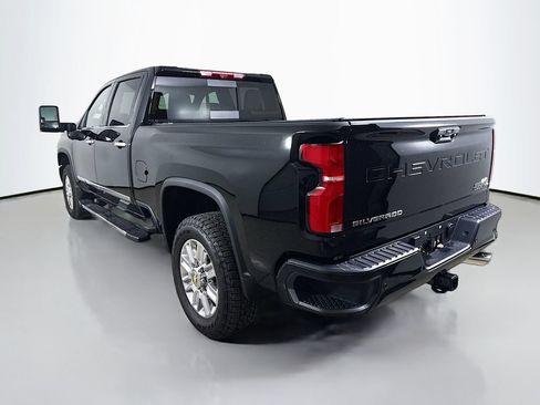 Used 2025 Chevrolet Silverado 2500 High Country w/ Technology Package AWD/4WD image 5