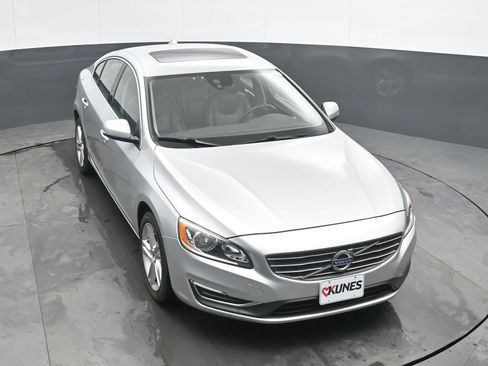Used 2014 Volvo S60 T5 image 12