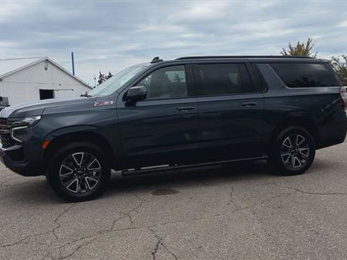 Used 2021 Chevrolet Suburban Z71 w/ Z71 Signature Package AWD/4WD image 5