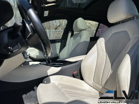 Used 2017 BMW 540i xDrive image 12