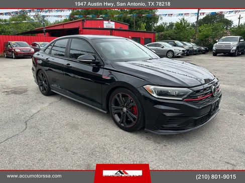 Used 2019 Volkswagen Jetta GLI image 3
