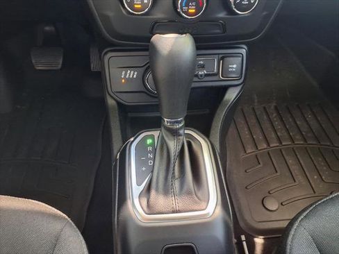 Certified 2019 Jeep Renegade Sport w/ Sport Appearance Group AWD/4WD image 15